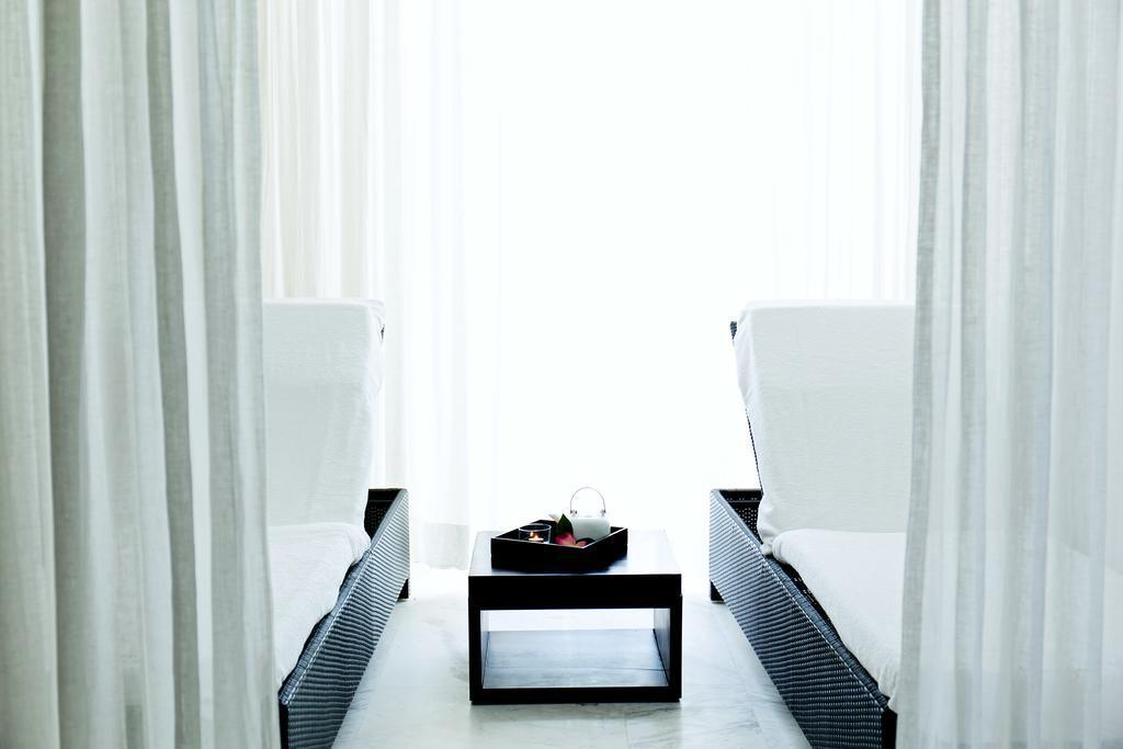 Troia Design Hotel Ngoại thất bức ảnh The interior of a suite at the Mandarin Oriental, Munich