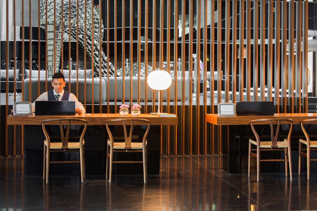 Troia Design Hotel Ngoại thất bức ảnh Concierge at the lobby of the hotel